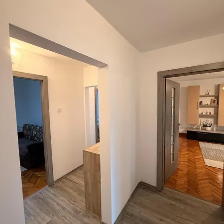 Cozy Center 3 Apartment Craiova