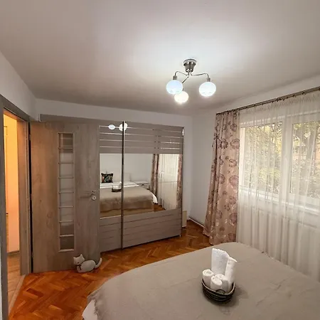 Cozy Center 3 Apartment *