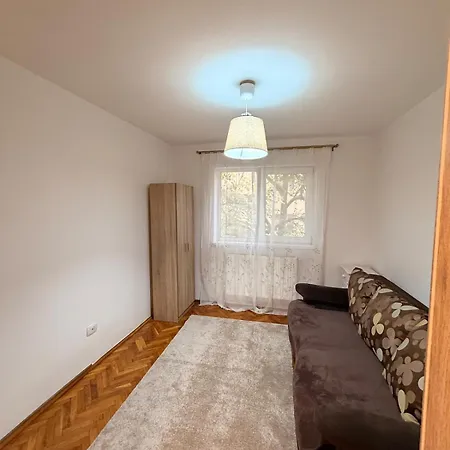 Cozy Center 3 *